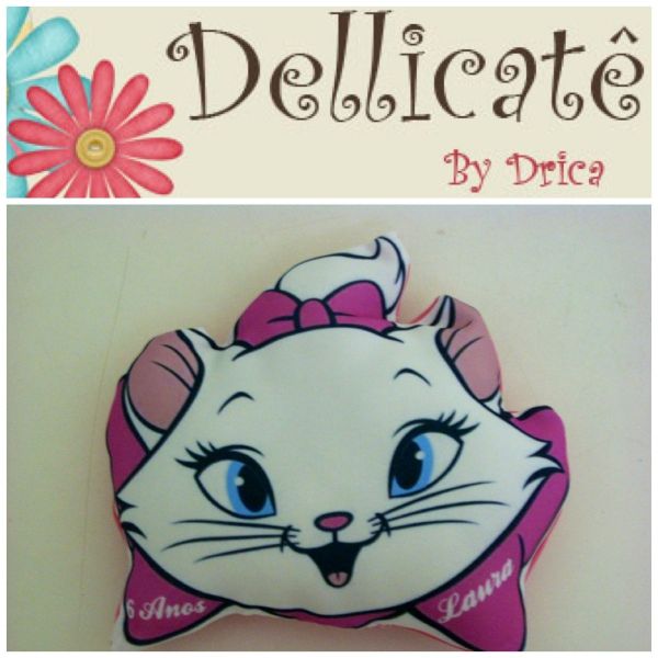 Almofada personalizadalizada da gatinha Marie